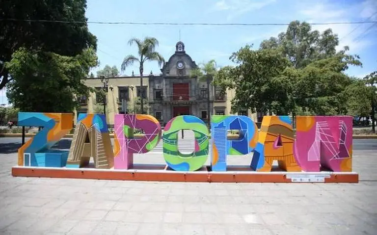 Letras de Zapopan ubicadas en el centro de Zapopan