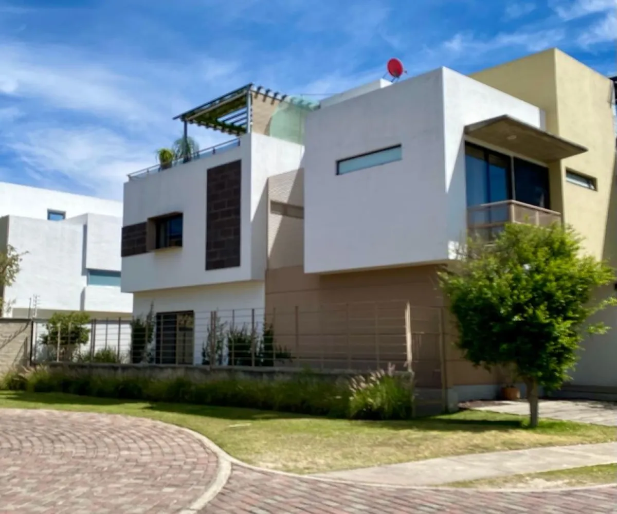 Casa En Venta,Bosques Vallarta,CIRCUITO BOSQUES VALLARTA S/N 37, Zapopan, Jalisco 45222, 3 Habitaciones,3 Baños,CIRCUITO BOSQUES VALLARTA ,3,pim8BSE