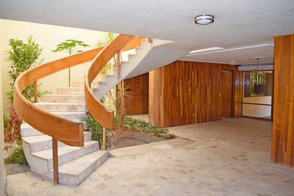 Lomas de Guevara Manuel Acuana 2704 5 Habitaciones