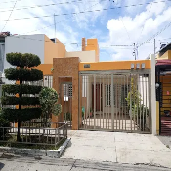 Casa En Renta,Arboledas 2a Secc,Corona Boreal 3833, Zapopan, Jalisco 45070, 3 Habitaciones,3 Baños,Corona Boreal,2,pM5jarh