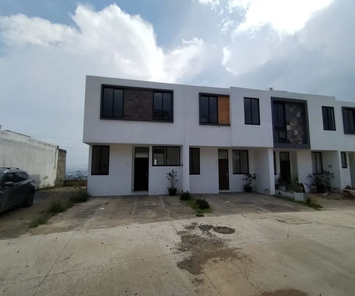 Casa En Venta,Pedregal del Bosque,Av. De los Artesanos 1028, San Pedro Tlaquepaque, Jalisco 45610, 3 Habitaciones,3 Baños,Av. De los Artesanos ,2,pITZqqI