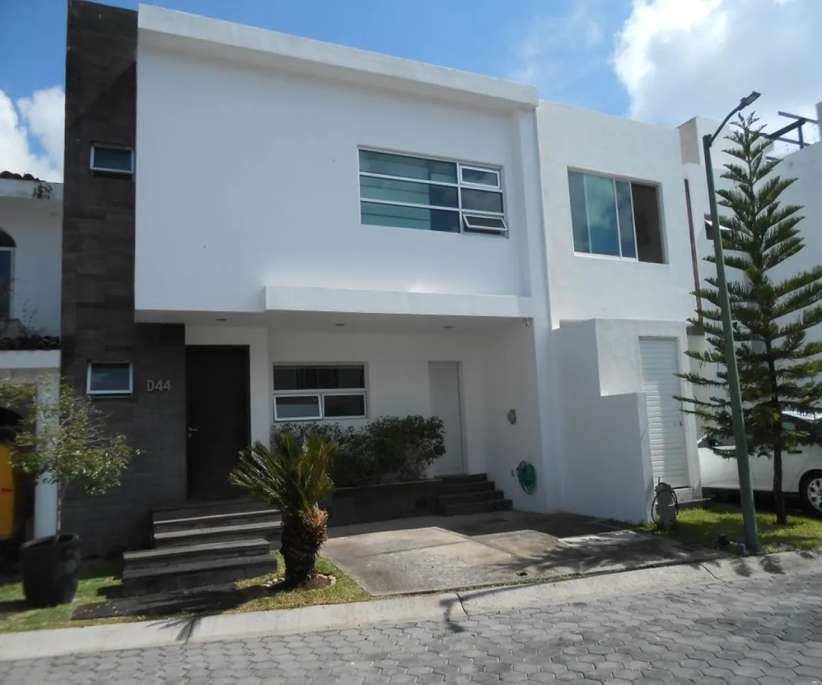 Casa En Venta,Bosque Real De Santa Anita,Loma de los Cedros S/N 44, Tlajomulco de Zúñiga, Jalisco 45640, 3 Habitaciones,2 Baños,Loma de los Cedros,2,pCvfNp9