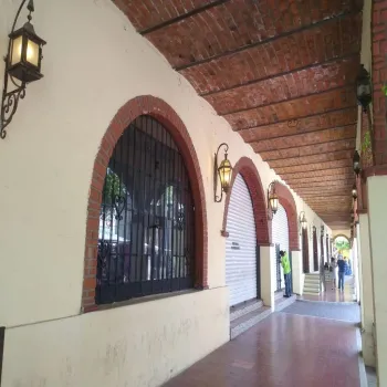 Local En Renta,Tlaquepaque Centro,Del Ejército 42, San Pedro Tlaquepaque, Jalisco 45500,Del Ejército,1,peRBlFv