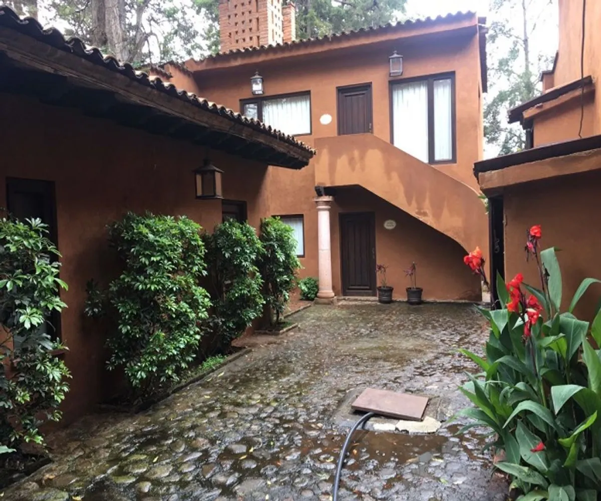 Casa En Venta,Colonia Lázaro Cárdenas,Lazaro Cardenas s/n, Tzintzuntzan, Michoacán de Ocampo 58446, 15 Habitaciones,12 Baños,Lazaro Cardenas,2,pJ5hafj