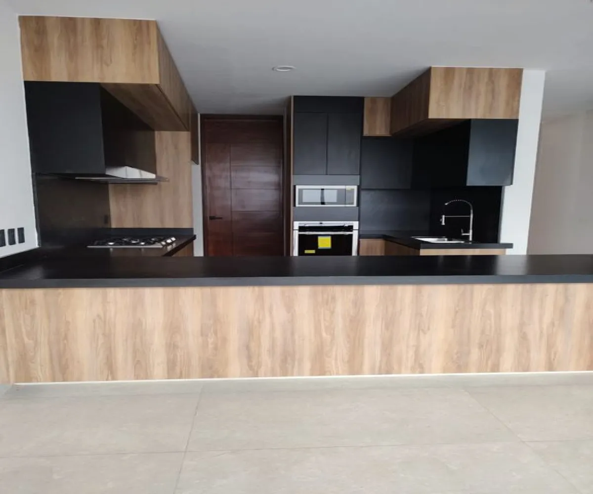 Casa En Venta,Santillana,Avenida Paseo de La Luna Coto 2 C21, Zapopan, Jalisco 45134, 5 Habitaciones,5 Baños,Avenida Paseo de La Luna,3,pj1QZDP