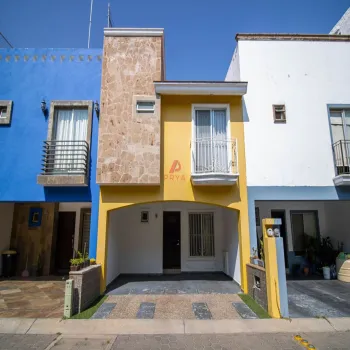 Casa En Venta,Real de Valdepeñas,Calle Rinconada del Camichín 2215, Zapopan, Jalisco 45134, 3 Habitaciones,2 Baños,Calle Rinconada del Camichín,2,pO6Bioy