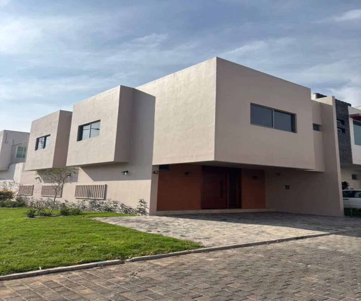 Casa En Venta,Real de Valdepeñas,Viña Rosada 42, Zapopan, Jalisco 45133, 3 Habitaciones,2 Baños,Viña Rosada,2,plCNX1x