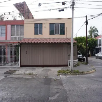 Casa En Renta,Jardines del Country,Avenida Fidel Velazquez 2299, Guadalajara, Jalisco 44210, 3 Habitaciones,2 Baños,Avenida Fidel Velazquez,2,p1Zg6zr