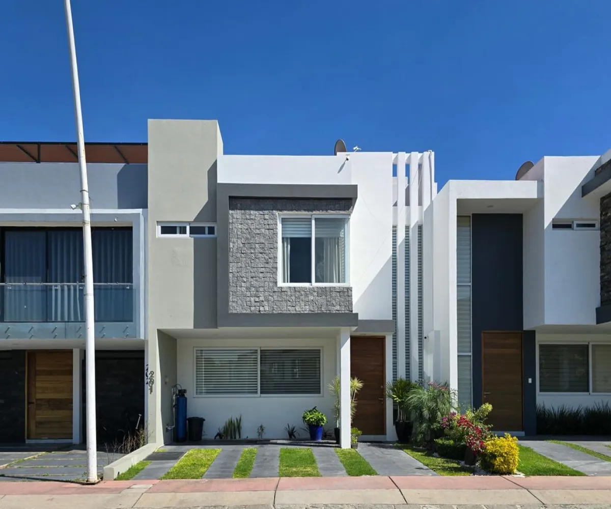 Casa En Venta,Zona Real,Avenida Paseo de La Luna 933, Zapopan, Jalisco 45134, 3 Habitaciones,3 Baños,Avenida Paseo de La Luna,1,pgbdww5