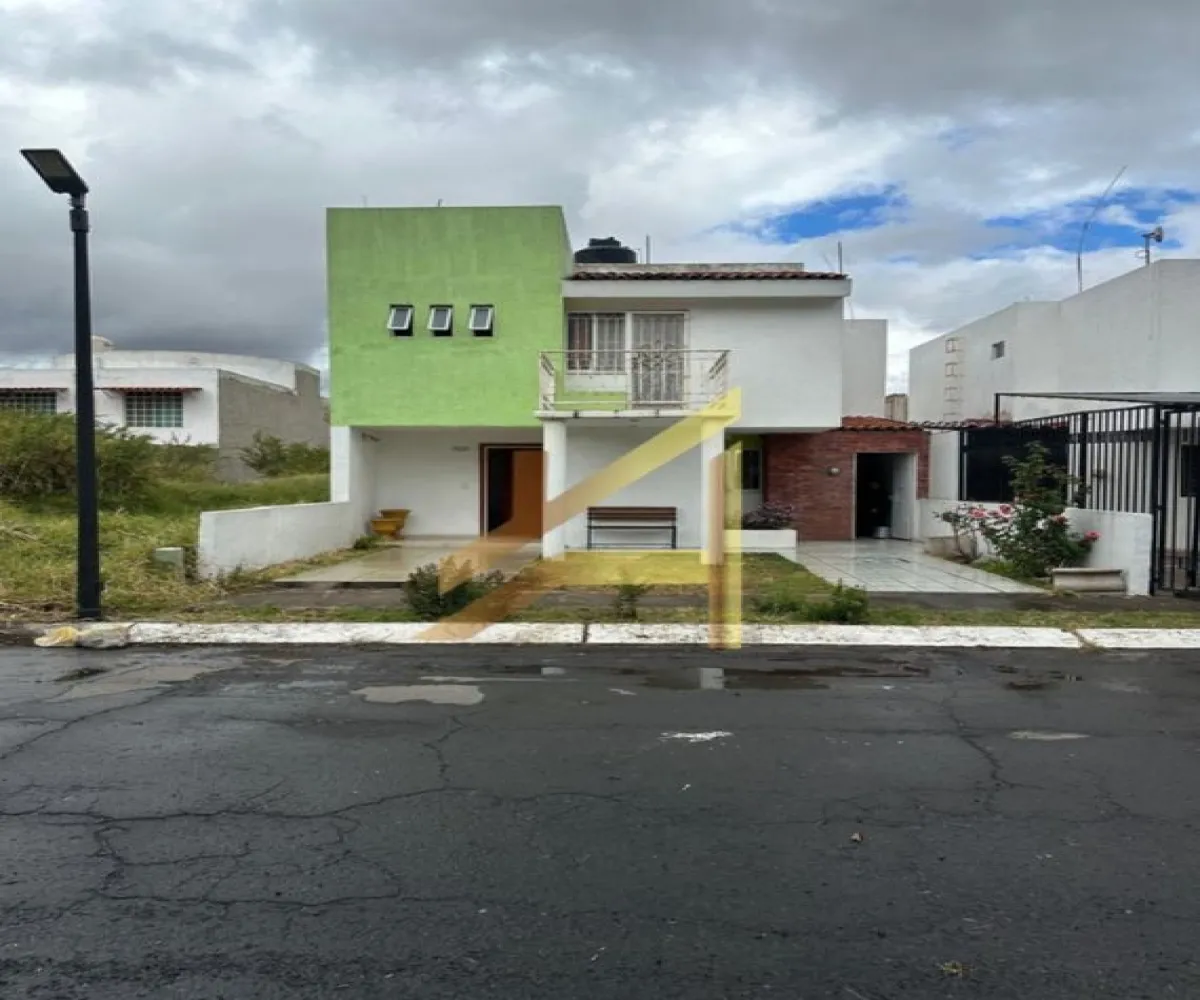 Casa En Venta,Fraccionamiento Campo sur,Privada Sergio Lugo 1021, Tlajomulco de Zúñiga, Jalisco 45640, 3 Habitaciones,3 Baños,Privada Sergio Lugo,1,pAyXFEe