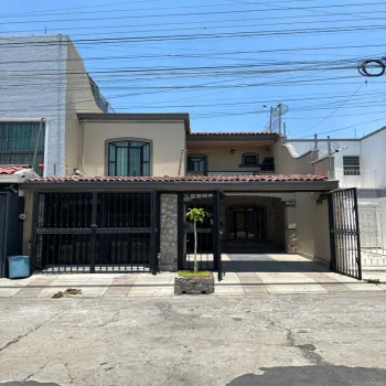 Casa En Venta,Jardines de La Paz,Emiliano Zapata 530, San Pedro Tlaquepaque, Jalisco 45519, 3 Habitaciones,2 Baños,Emiliano Zapata,2,pOQZ6aX