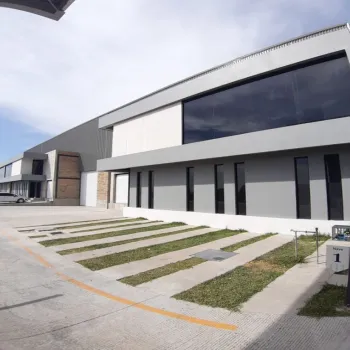 Bodega En Renta,Avenida Adolf Bernard Horn Junior 1470, Tlajomulco de Zúñiga, Jalisco 45690,5 Baños,Avenida Adolf Bernard Horn Junior,1,piBQjCx