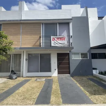 Casa En Venta,santa cruz del valle,Avenida Hacienda Santa Cruz 275, Tlajomulco de Zúñiga, Jalisco 45655, 2 Habitaciones,1 Baño,Avenida Hacienda Santa Cruz,3,plFQran