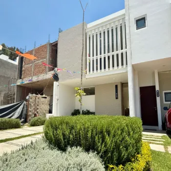 Casa En Venta,Avenida Vuelo de las Grullas 200 215, Tlajomulco de Zúñiga, Jalisco 45645, 4 Habitaciones,4 Baños,Avenida Vuelo de las Grullas,2,pa0YDAX