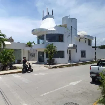 Local En Renta,Villa las Flores,Av. Francisco Medina Ascencio 4594, Puerto Vallarta, Jalisco 48335,Av. Francisco Medina Ascencio,1,MX2131915