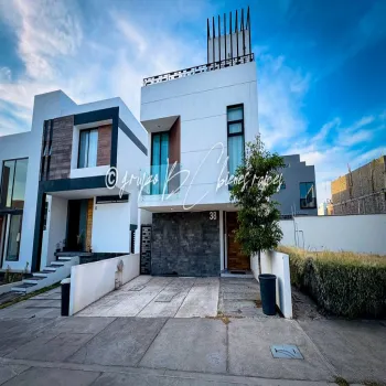 Casa En Venta,Parques Vallarta,Avenida de la primavera 1818 38, Zapopan, Jalisco 45134, 5 Habitaciones,4 Baños,Avenida de la primavera,3,pV8STNI