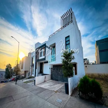 Casa En Venta,Parques Vallarta,Avenida de la primavera 1818 38, Zapopan, Jalisco 45134, 5 Habitaciones,4 Baños,Avenida de la primavera,3,pV8STNI