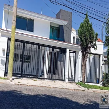 Casa En Venta,Jardines de Guadalupe,Calle Santo Tomás de Aquino 4840, Zapopan, Jalisco 45038, 4 Habitaciones,4 Baños,Calle Santo Tomás de Aquino,1,pkUw2Bz