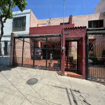 Casa En Venta,Santa Monica,Calle Federico E. Ibarra 1084, Guadalajara, Jalisco 44220, 6 Habitaciones,3 Baños,Calle Federico E. Ibarra,1,pTaaiF7