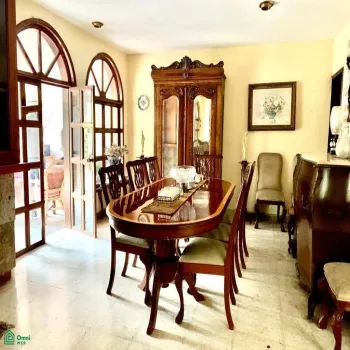 En Venta,Chapalita,Av. Chapalita ., Guadalajara, Jalisco 44500, 4 Habitaciones,5 Baños,Av. Chapalita,2,MX23113510