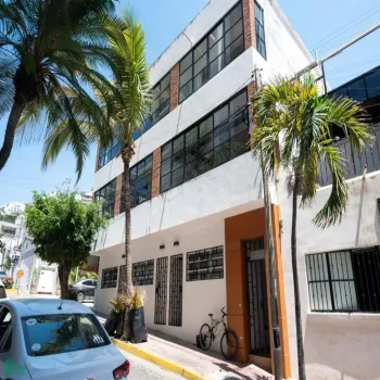 Local En Venta,Emiliano Zapata,Las Pilitas 166, Puerto Vallarta, Jalisco 48380, 9 Habitaciones,9 Baños,Las Pilitas,3,MX25653134