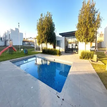 Casa En Venta,Avenida Camino Real a Colima 200, Tlajomulco de Zúñiga, Jalisco 45645, 3 Habitaciones,2 Baños,Avenida Camino Real a Colima,2,phsybDU