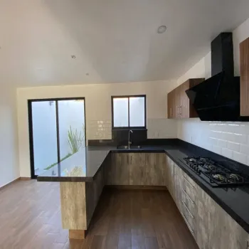 Casa En Venta,FRACCIONAMIENTO VALLE IMPERIAL ,Av Madeiras 294 22, Zapopan, Jalisco 45134, 3 Habitaciones,1 Baño,Av Madeiras,1,pbm8Ny3