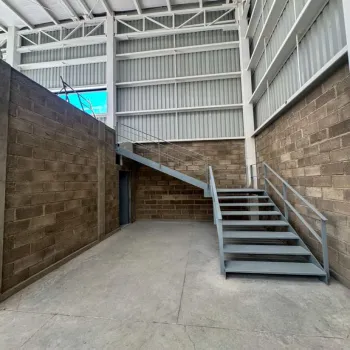 Industrial En Renta,Calle Jilgueros 1293, Zapopan, Jalisco 45134,4 Baños,Calle Jilgueros,1,pPlxibA