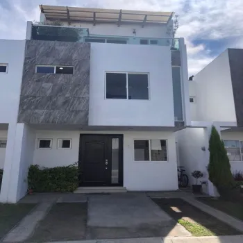 Casa En Venta,Av de la Moraleja, coto Pamplona, calle del cura 1629 304, Zapopan, Jalisco 45134, 4 Habitaciones,2 Baños,Av de la Moraleja , coto Pamplona, calle del cura ,3,pdSP6Ul