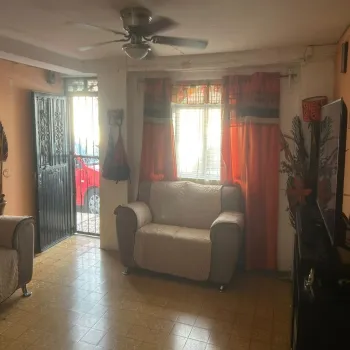 Casa En Venta,Ferrocarril,Calle 8-A 2119, Guadalajara, Jalisco 44440, 5 Habitaciones,3 Baños,Calle 8-A,1,pDcMojf