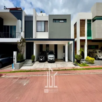 Casa En Venta,Los Gavilanes,Haro 699, Tlajomulco de Zúñiga, Jalisco 45645, 4 Habitaciones,4 Baños,Haro,2,p8rVAWQ