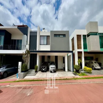 Casa En Venta,Los Gavilanes,Haro 699, Tlajomulco de Zúñiga, Jalisco 45645, 4 Habitaciones,4 Baños,Haro,2,p8rVAWQ