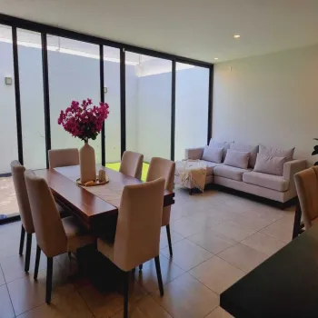 Casa En Venta,Paraje,Avenida Vuelo de las Grullas 200 185, Tlajomulco de Zúñiga, Jalisco 45645, 3 Habitaciones,2 Baños,Avenida Vuelo de las Grullas,1,prWsZRX