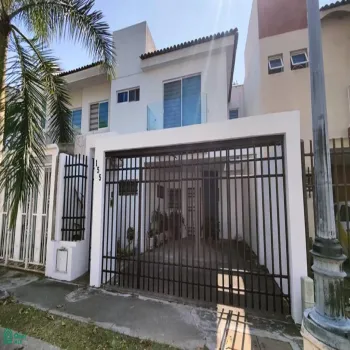 Casa En Renta,Residencial Fluvial Vallarta,Rio Santiago 155, Puerto Vallarta, Jalisco 48312, 2 Habitaciones,1 Baño,Rio Santiago,2,MX25980853