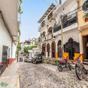 Casa En Venta,Puerto Vallarta Centro,Calle Guadalupe Sanchez 880, Puerto Vallarta, Jalisco 48300, 9 Habitaciones,8 Baños,Calle Guadalupe Sanchez,3,MX25998294