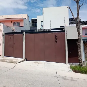 Casa En Venta,Ciudad Bugambilias,Avenida del Reno Poniente S/N, Zapopan, Jalisco 45237, 5 Habitaciones,4 Baños,Avenida del Reno Poniente,2,pX4h2NY