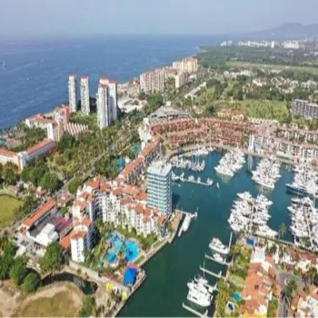 Departamento En Venta,La Marina,Paseo de la Marina 72, Puerto Vallarta, Jalisco 63735, 2 Habitaciones,2 Baños,Paseo de la Marina ,10,pEAoldx