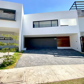 Casa En Venta,Zapopan,Avenida D S/N, Zapopan, Jalisco 45134, 4 Habitaciones,4 Baños,Avenida D,3,pNokAv5