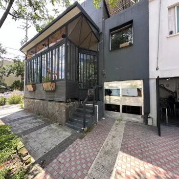 Local En Renta,Arcos Vallarta,Calle Francisco Javier Gamboa 200, Guadalajara, Jalisco 44130,4 Baños,Calle Francisco Javier Gamboa,1,pSFpNCi