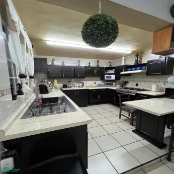 Casa En Venta,San Andrés,Av Chamizal 255, Guadalajara, Jalisco 44810, 3 Habitaciones,2 Baños,Av Chamizal,MX251019757