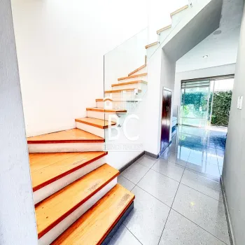 Casa En Venta,Bosque Real,Boulevard la Loma 100 44, Tlajomulco de Zúñiga, Jalisco 45645, 3 Habitaciones,2 Baños,Boulevard la Loma,2,paaLIy9