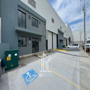 Bodega En Venta,Santa Cruz de las Flores,Privada Rosa Morada Industrial Santa Cruz 4, Tlajomulco de Zúñiga, Jalisco 47720,1 Baño,Privada Rosa Morada Industrial Santa Cruz,2,p3ig6ZK