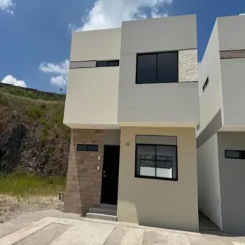 Casa En Venta,Coto Albasur,Avenida Arbolada Bosques de Santa Anita S/N, Tlajomulco de Zúñiga, Jalisco 45640, 3 Habitaciones,2 Baños,Avenida Arbolada Bosques de Santa Anita,1,pzRKS6K