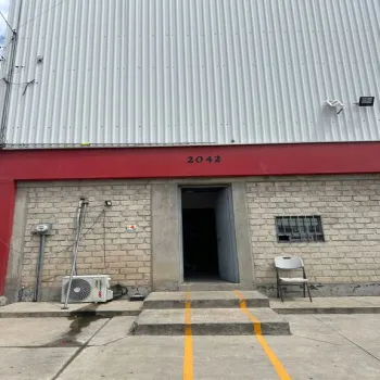 Bodega En Renta,Avenida La Llave S/N, San Pedro Tlaquepaque, Jalisco 45618,1 Baño,Avenida La Llave,1,p2pQ9K7