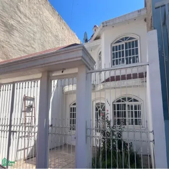 Casa En Venta,Santa Lucia,Emiliano zapata 1642, Zapopan, Jalisco 44400, 4 Habitaciones,3 Baños,Emiliano zapata,MX251033406
