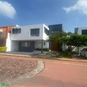 Casa En Renta,La Rioja,Ollauri 285, Tlajomulco de Zuniga, Jalisco 45640, 3 Habitaciones,3 Baños,Ollauri,2,MX251042541