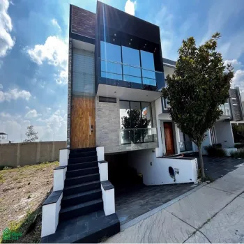 Casa En Renta,Fraccionamiento Valle Imperial,Circuito Imperio Maya Poniente 186 coto 19 19, Zapopan, Jalisco 45134, 3 Habitaciones,2 Baños,Circuito Imperio Maya Poniente 186 coto 19,3,MX251046819