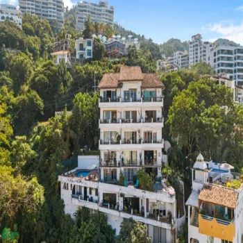 Departamento En Venta,Amapas,Carretera Barra de Navidad 540 Unit 4, Puerto Vallarta, Jalisco 48399, 1 Cuarto,1 Baño,Carretera Barra de Navidad,3,MX251048503