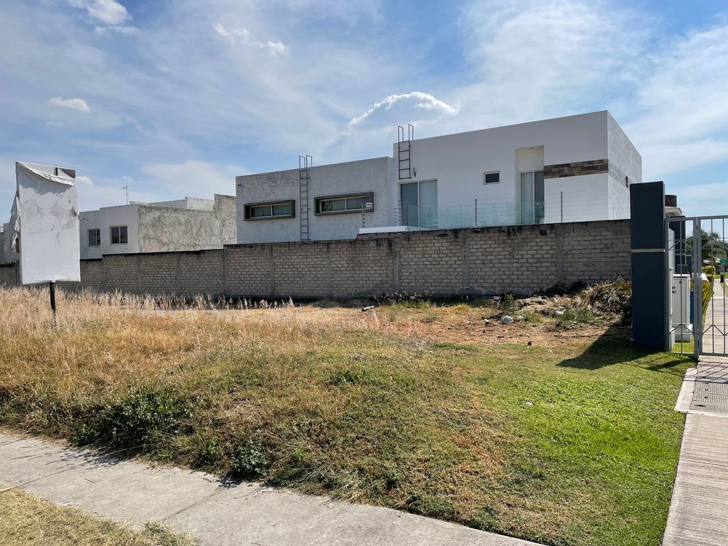 Huerta Calderon Zuno Uno Avenida Casa Fuerte