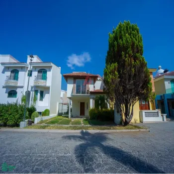 Casa En Venta,Fraccionamiento Jardín Real,Jardín de las Victorias, S/N, Zapopan, Jalisco 45019, 3 Habitaciones,3 Baños,Jardín de las Victorias,MX251056603